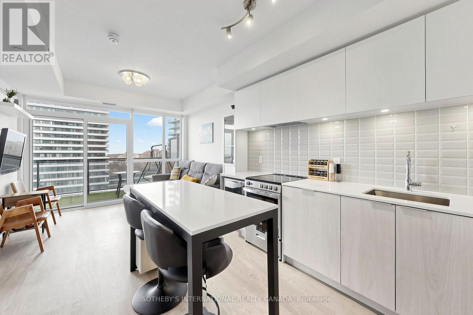 Apartment – 1201 - 65 ANNIE CRAIG DRIVE, Toronto – photo 4