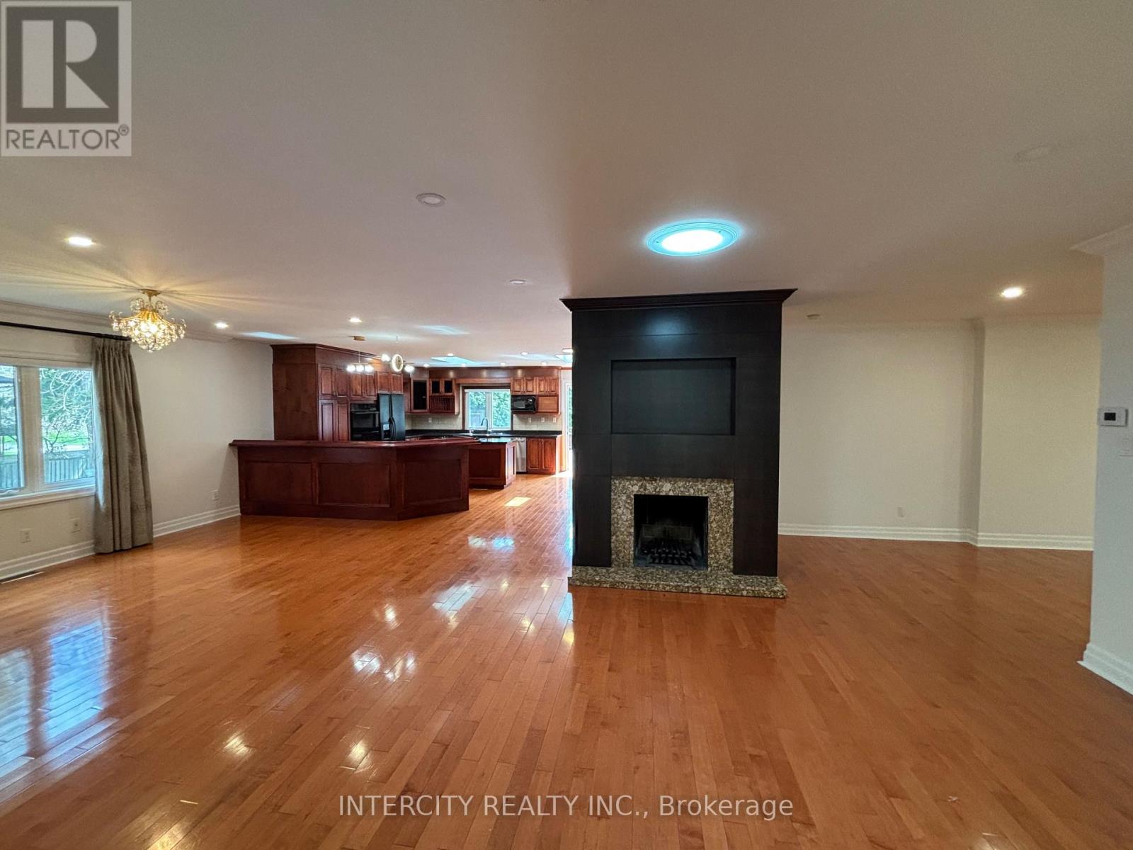 House – 1262 MISSISSAUGA ROAD, Mississauga – photo 2