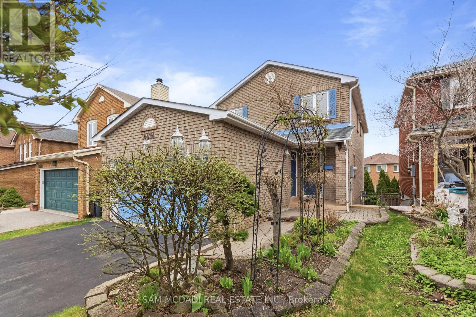 House – 6434 LONGSPUR ROAD, Mississauga – photo 3