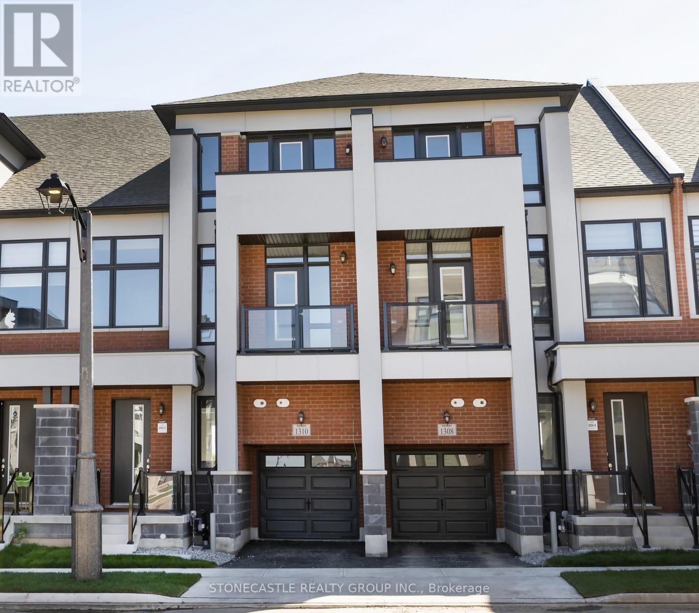 Row / Townhouse – 1324 ANTHONIA TRAIL, Oakville – photo 1