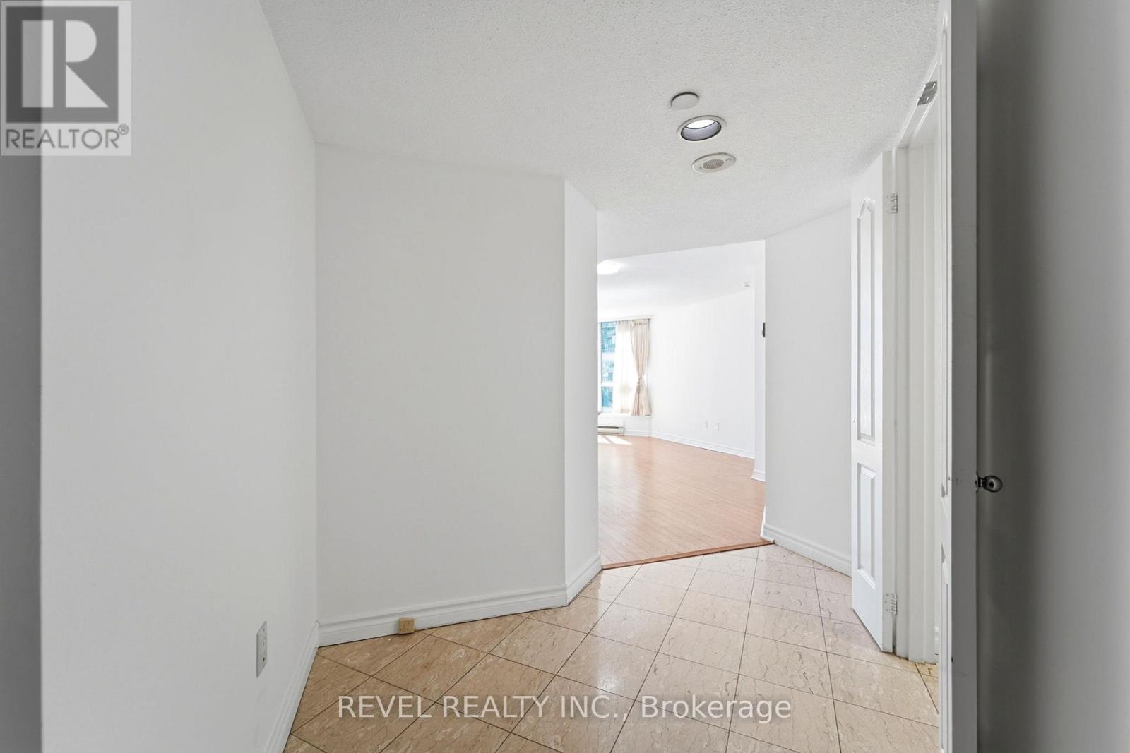 Apartment – 915 - 38 ELM STREET, Toronto – photo 3