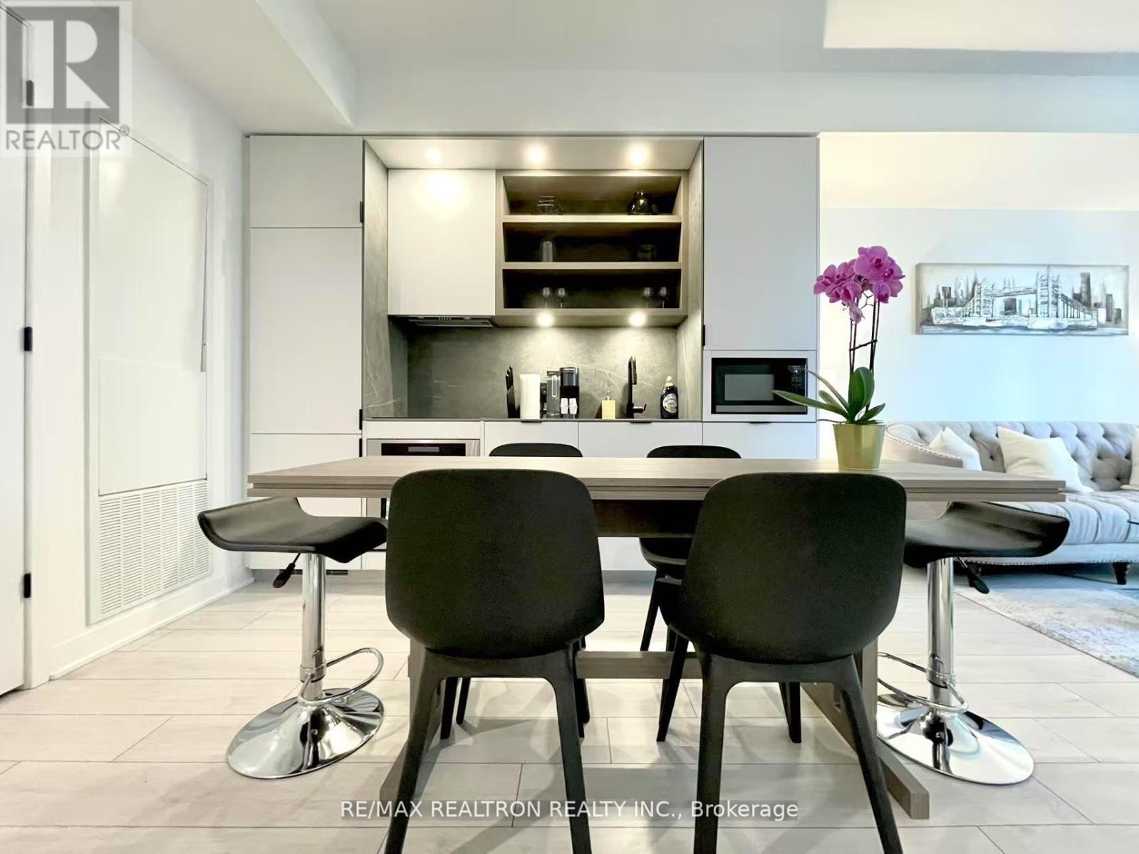 Apartment – 2409 - 55 CHARLES STREET E, Toronto – photo 2