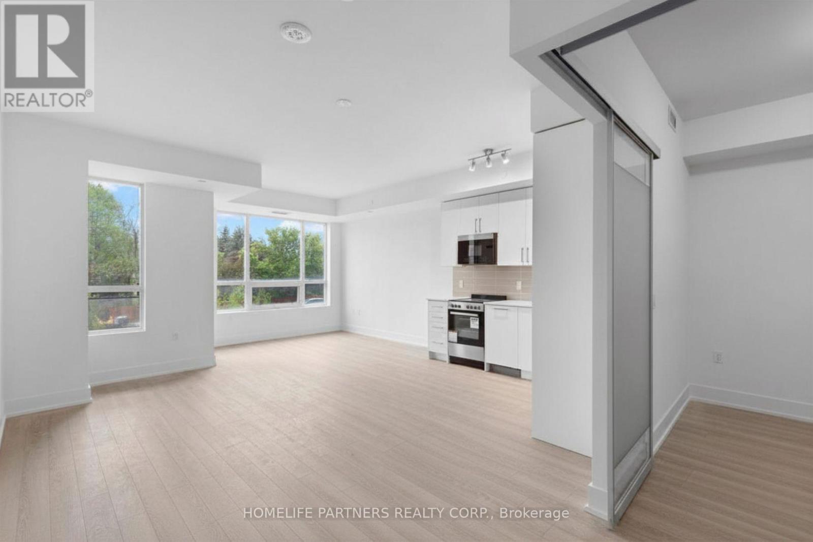 Apartment – 206 - 2075 KING ROAD, King – photo 5