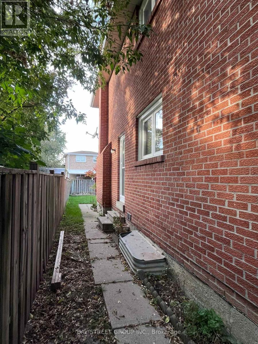 House – LOWER - 1611 LEWES WAY, Mississauga – photo 2