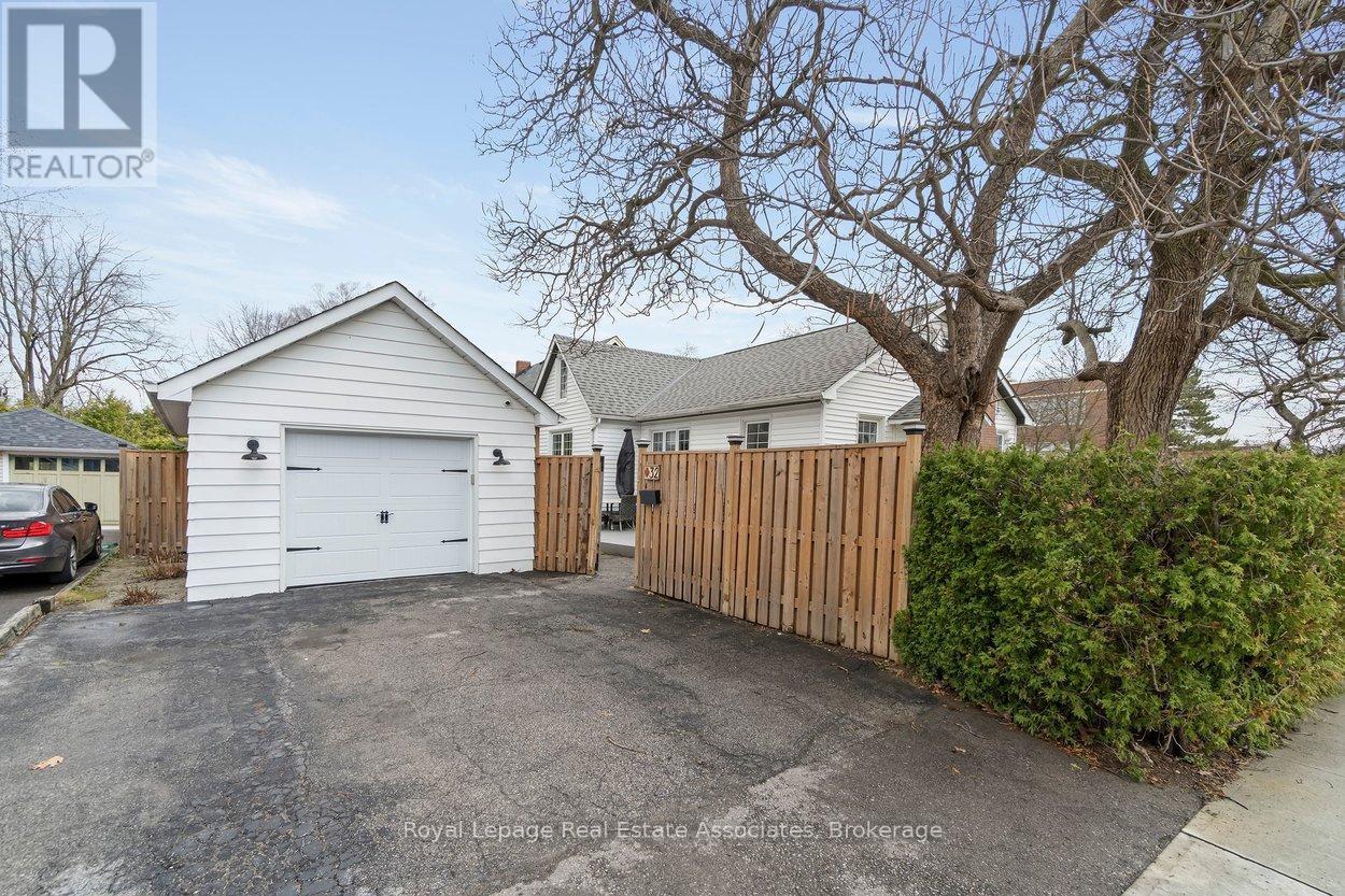House – 32 CRAIG STREET, Brampton – photo 2