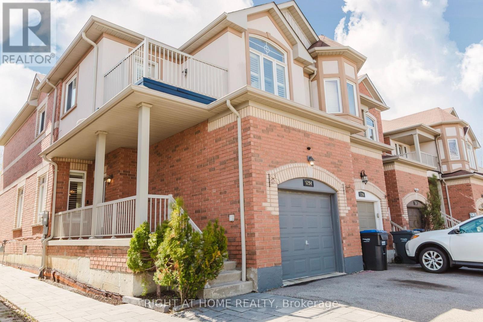 Row / Townhouse – 5294 ROADSIDE WAY, Mississauga – photo 2