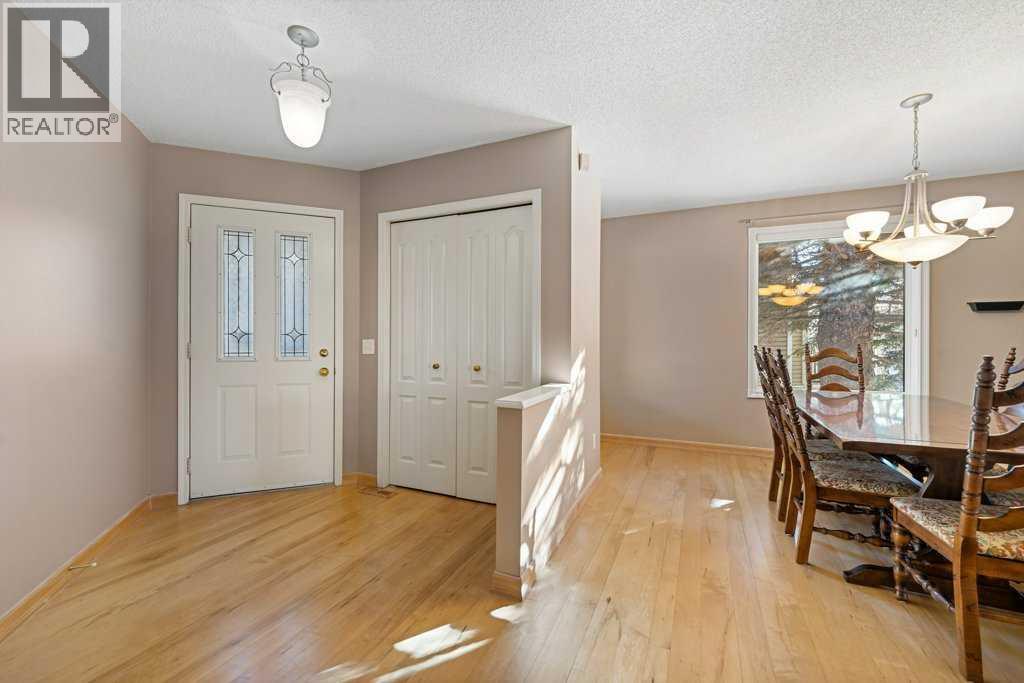 Duplex for Sale in 30 Douglasbank Gardens SE|Calgary, Alberta T2Z2C9 5