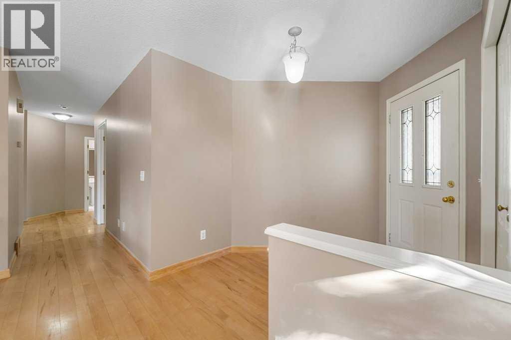 Duplex for Sale in 30 Douglasbank Gardens SE|Calgary, Alberta T2Z2C9 4