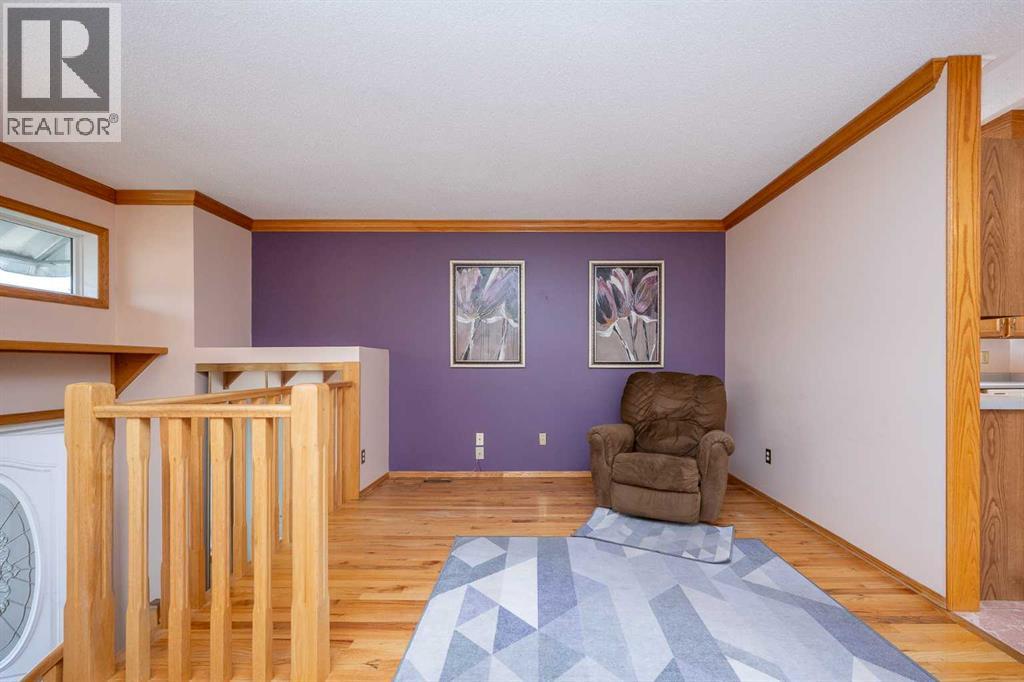 House for Sale in 136 Hunterhorn Drive NE|Calgary, Alberta T2K6H3 5