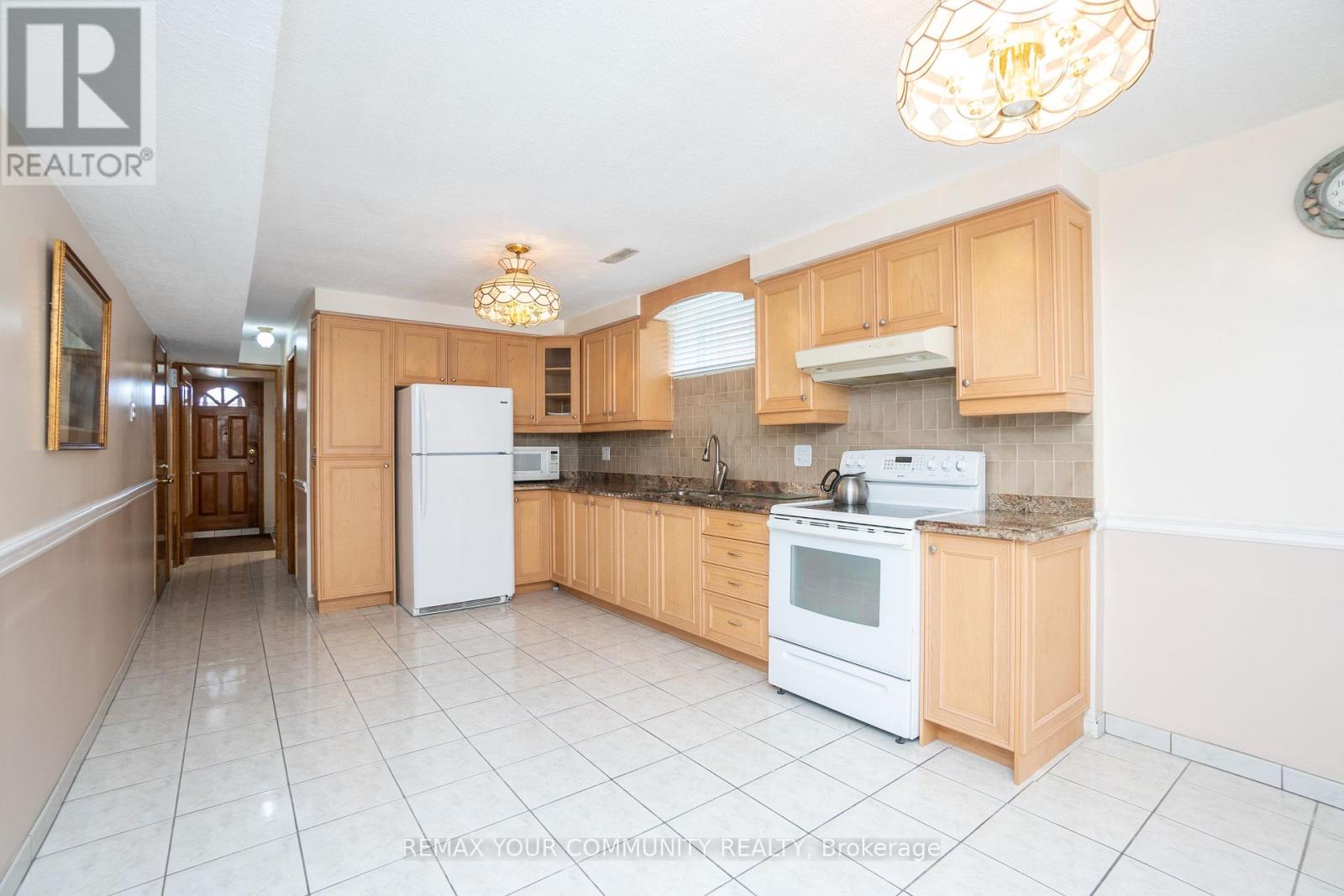 House – LOWER LEVEL - 73 HICKORYNUT DRIVE, Toronto – photo 2