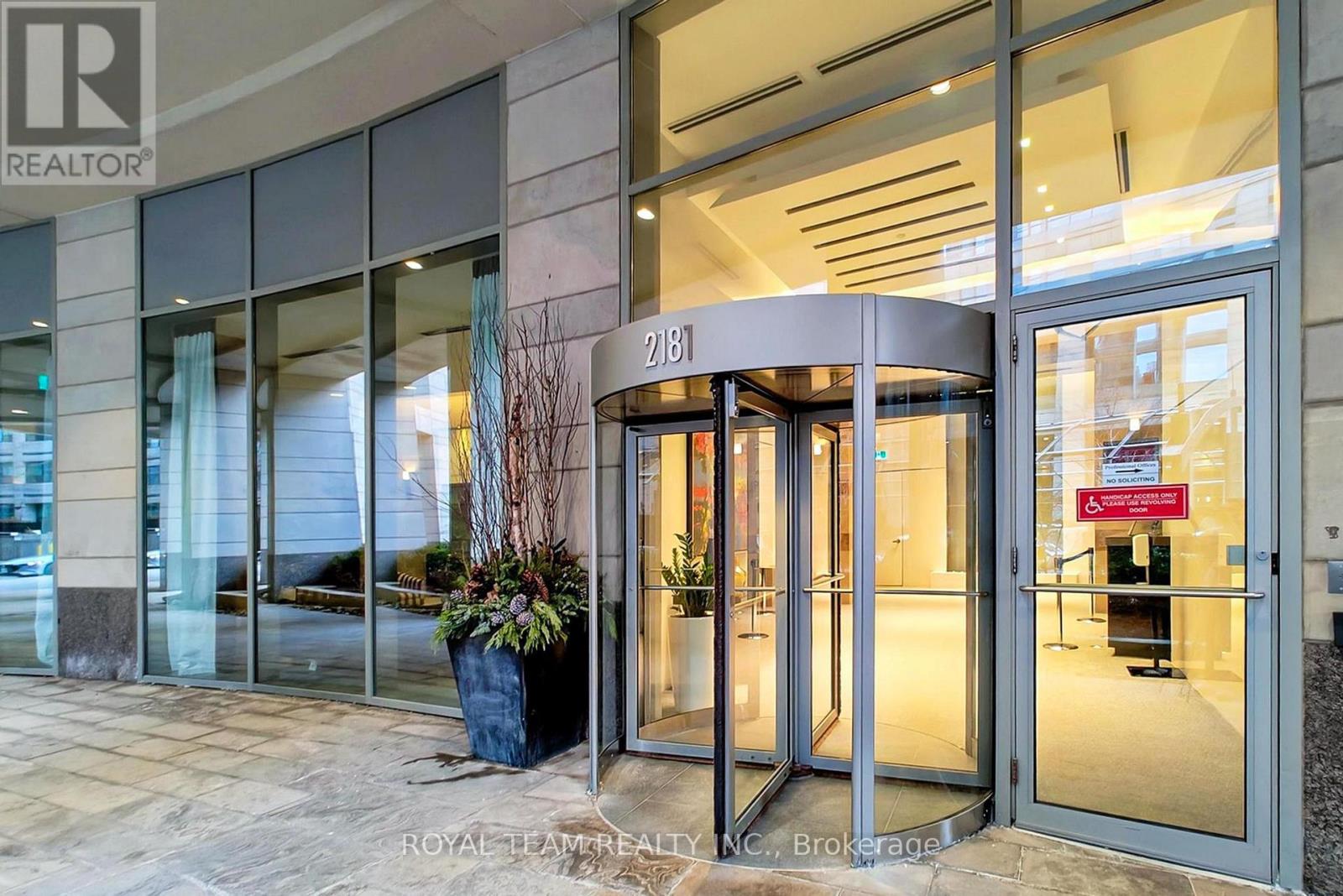 Apartment – 2312 - 2181 YONGE STREET, Toronto – photo 4