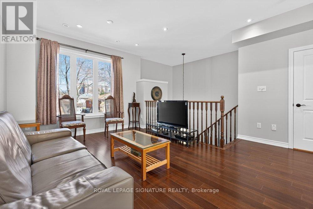 House – 28 TISDALE AVENUE, Toronto – photo 3