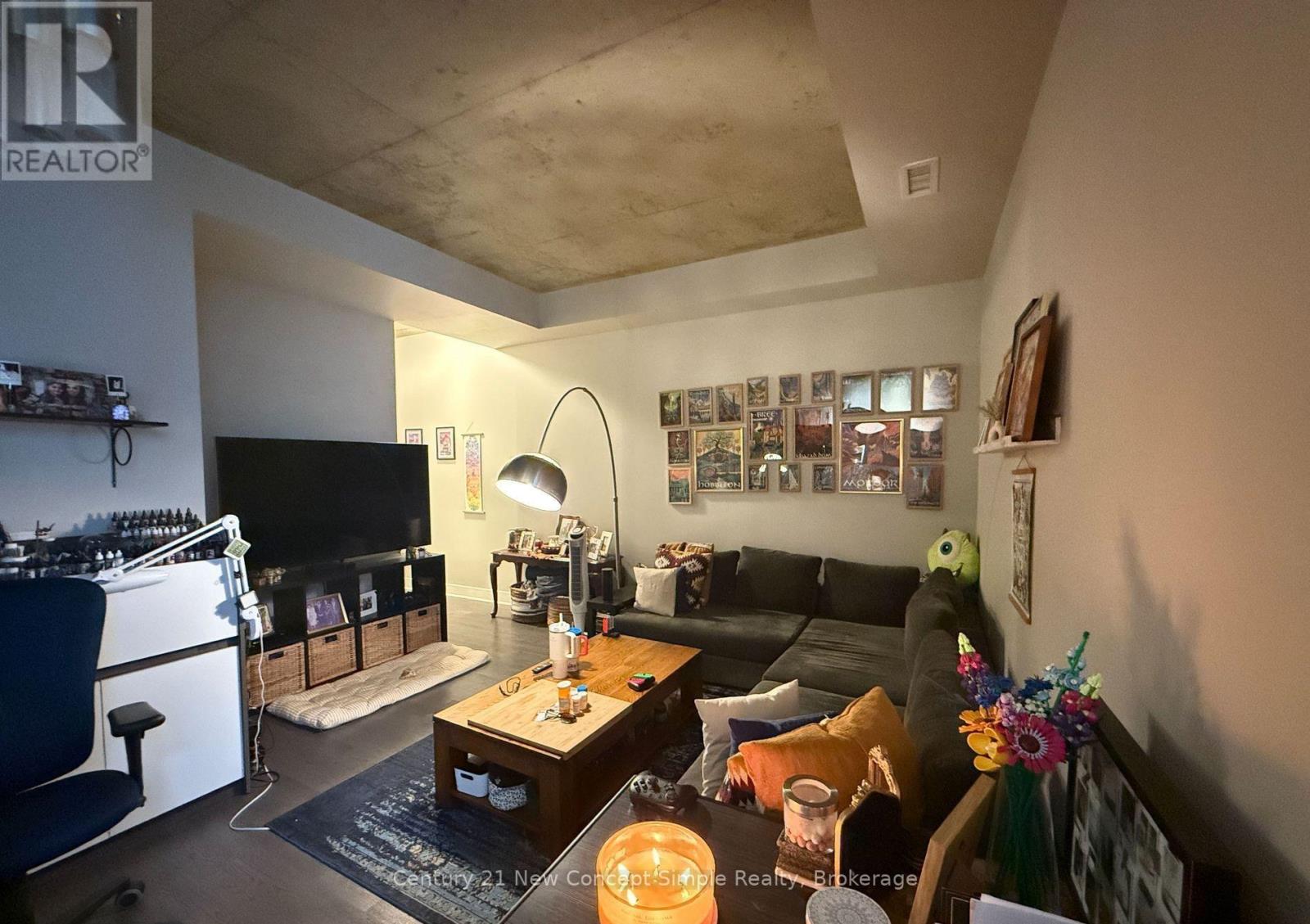 Apartment – 305 - 399 ADELAIDE STREET W, Toronto – photo 2