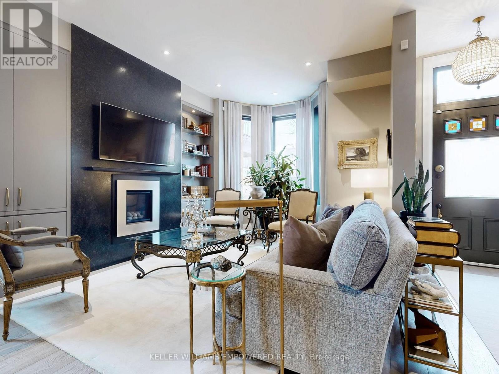 House – 10 WEBSTER AVENUE, Toronto – photo 3
