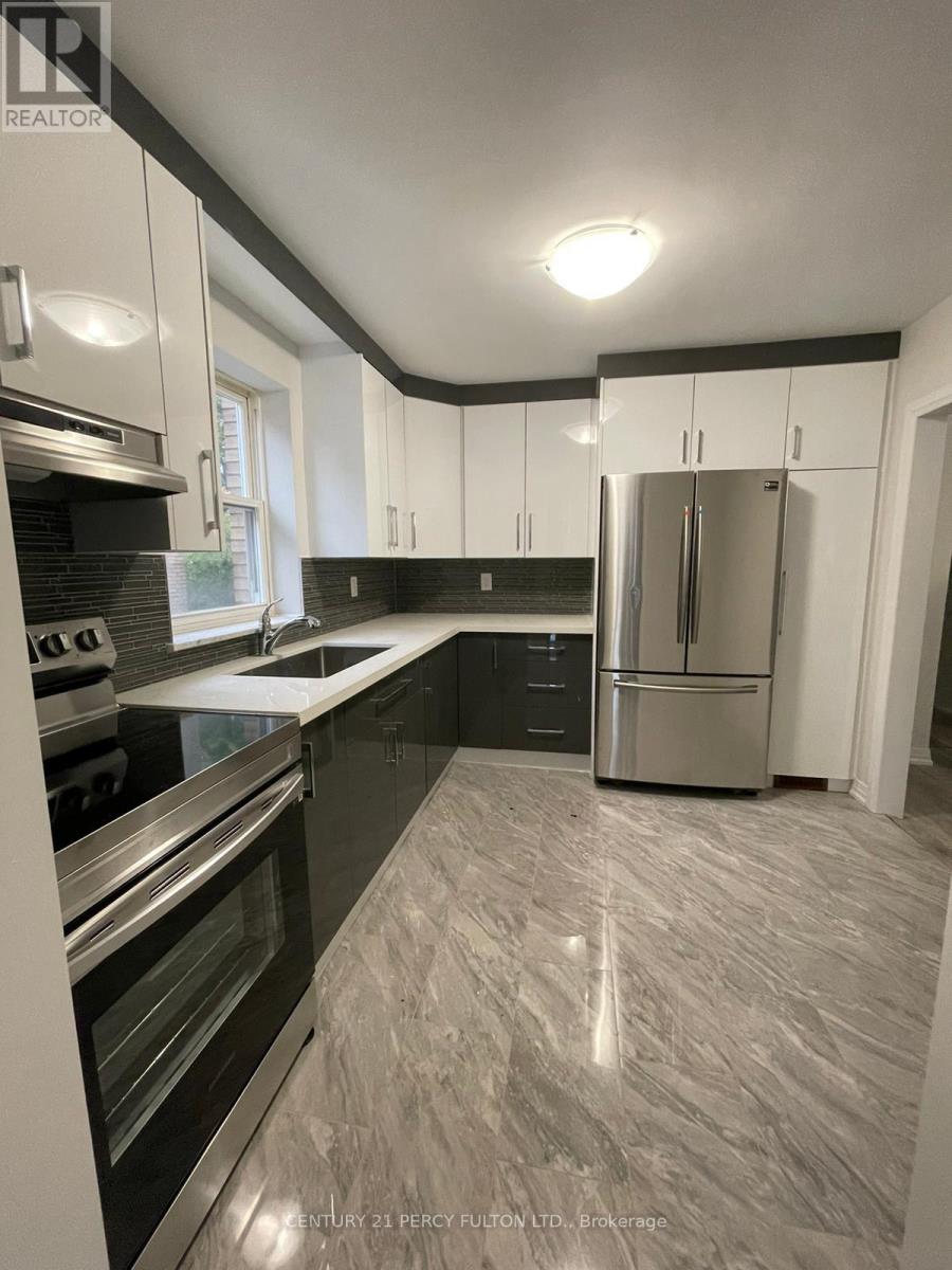 Triplex – 2 ND FLOOR - 246 PANNAHILL ROAD, Toronto – photo 2