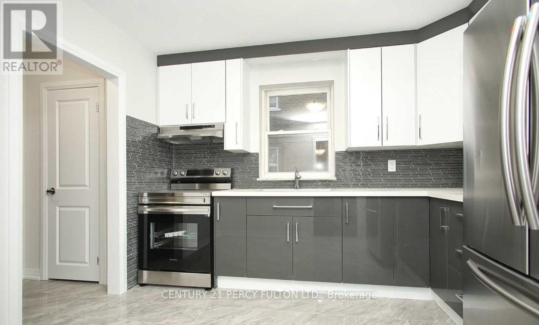 Triplex – 2 ND FLOOR - 246 PANNAHILL ROAD, Toronto – photo 3