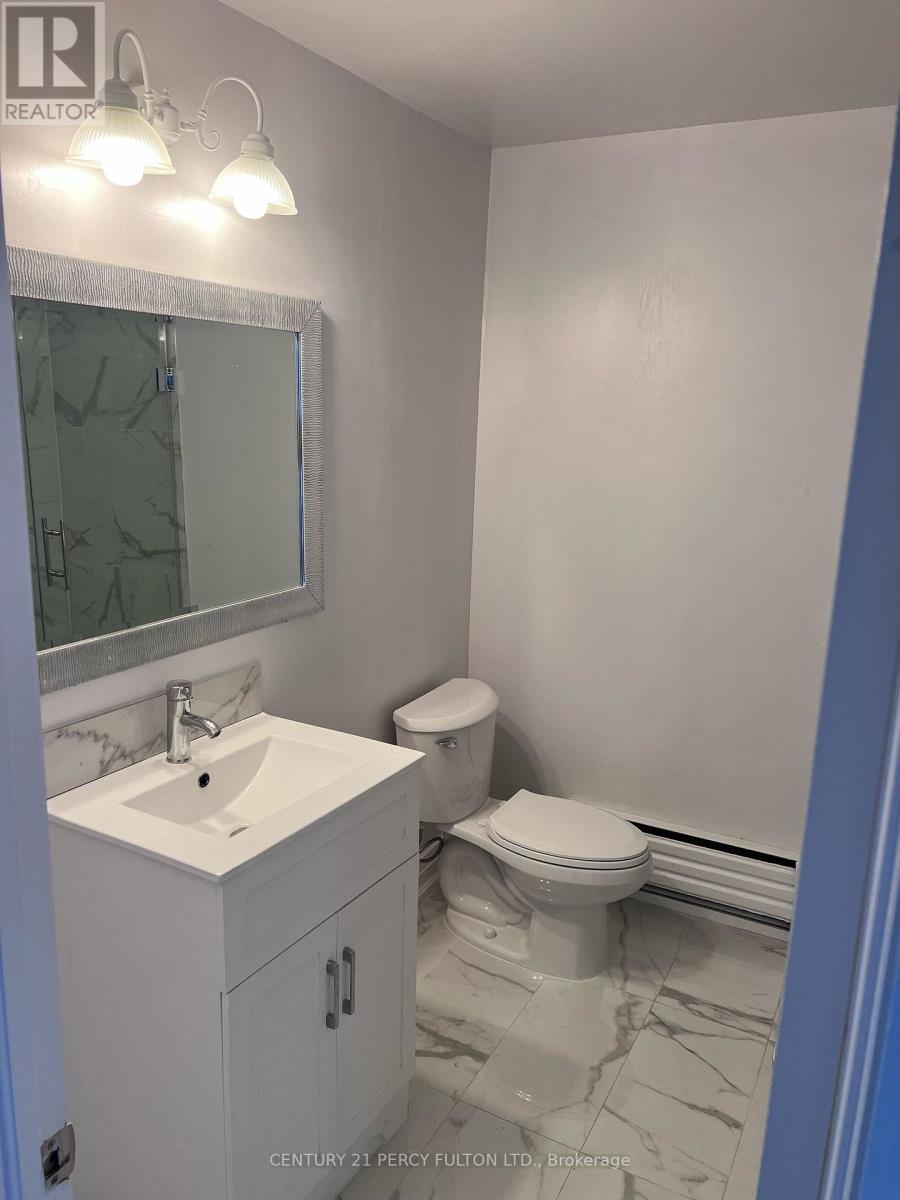Triplex – 2 ND FLOOR - 246 PANNAHILL ROAD, Toronto – photo 4
