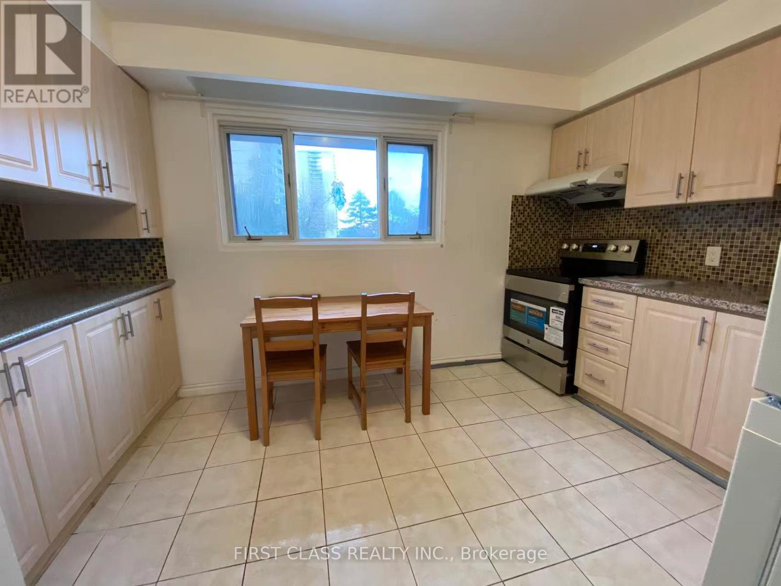 Row / Townhouse – 59 - 120 BEVERLY GLEN BOULEVARD, Toronto – photo 4