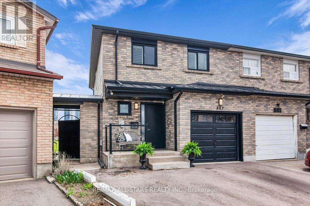 House – 687 CARRYING PLACE, Mississauga – photo 2