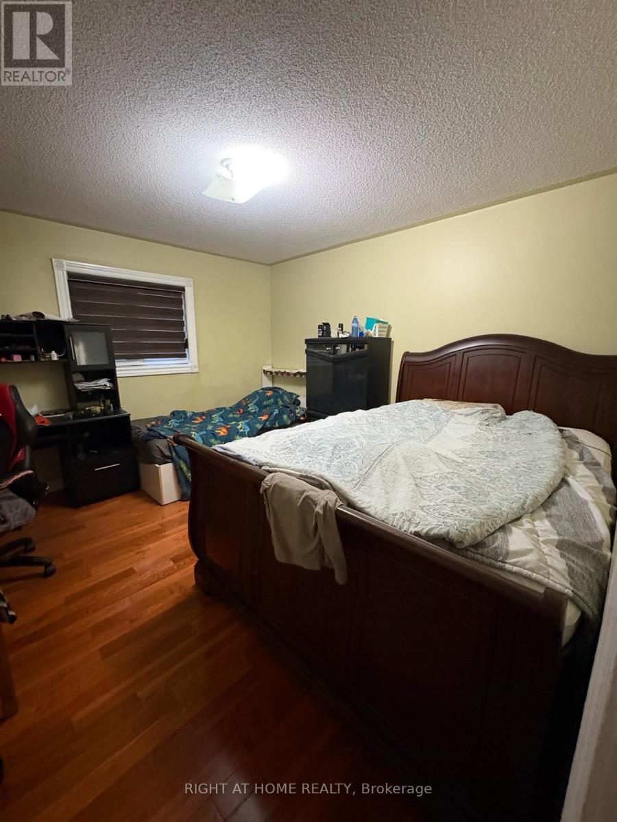 House – 18 EASTBROOK WAY, Brampton – photo 5