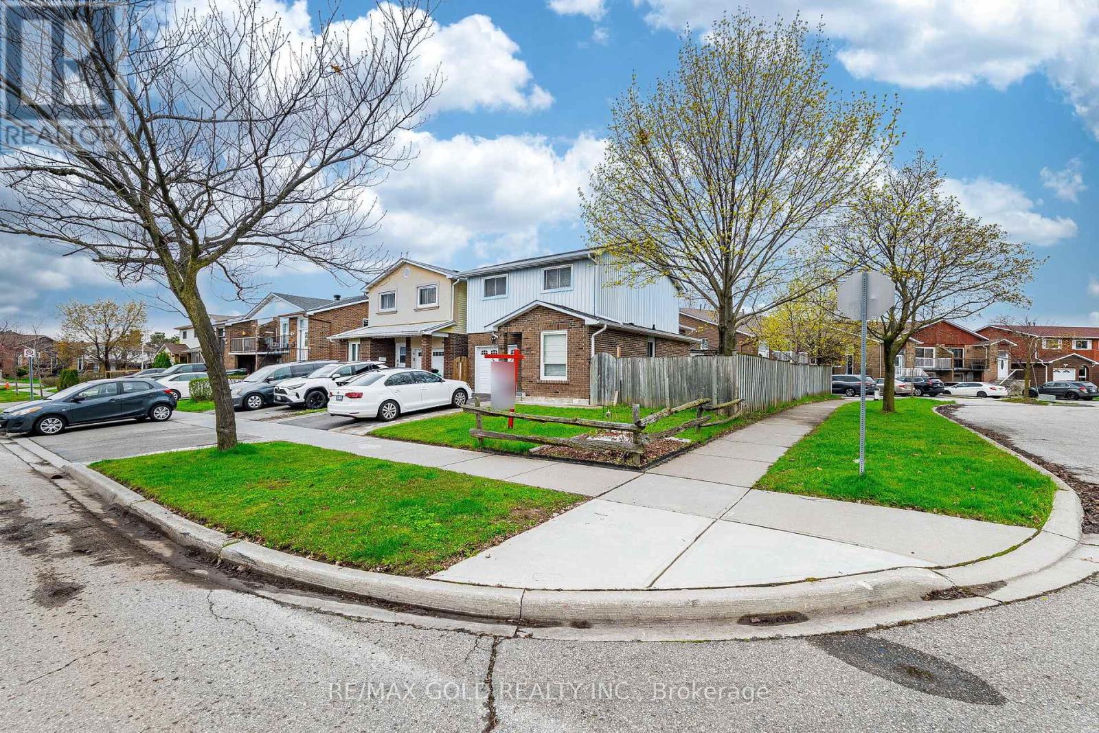 House – 41 SIMMONS BOULEVARD, Brampton – photo 5