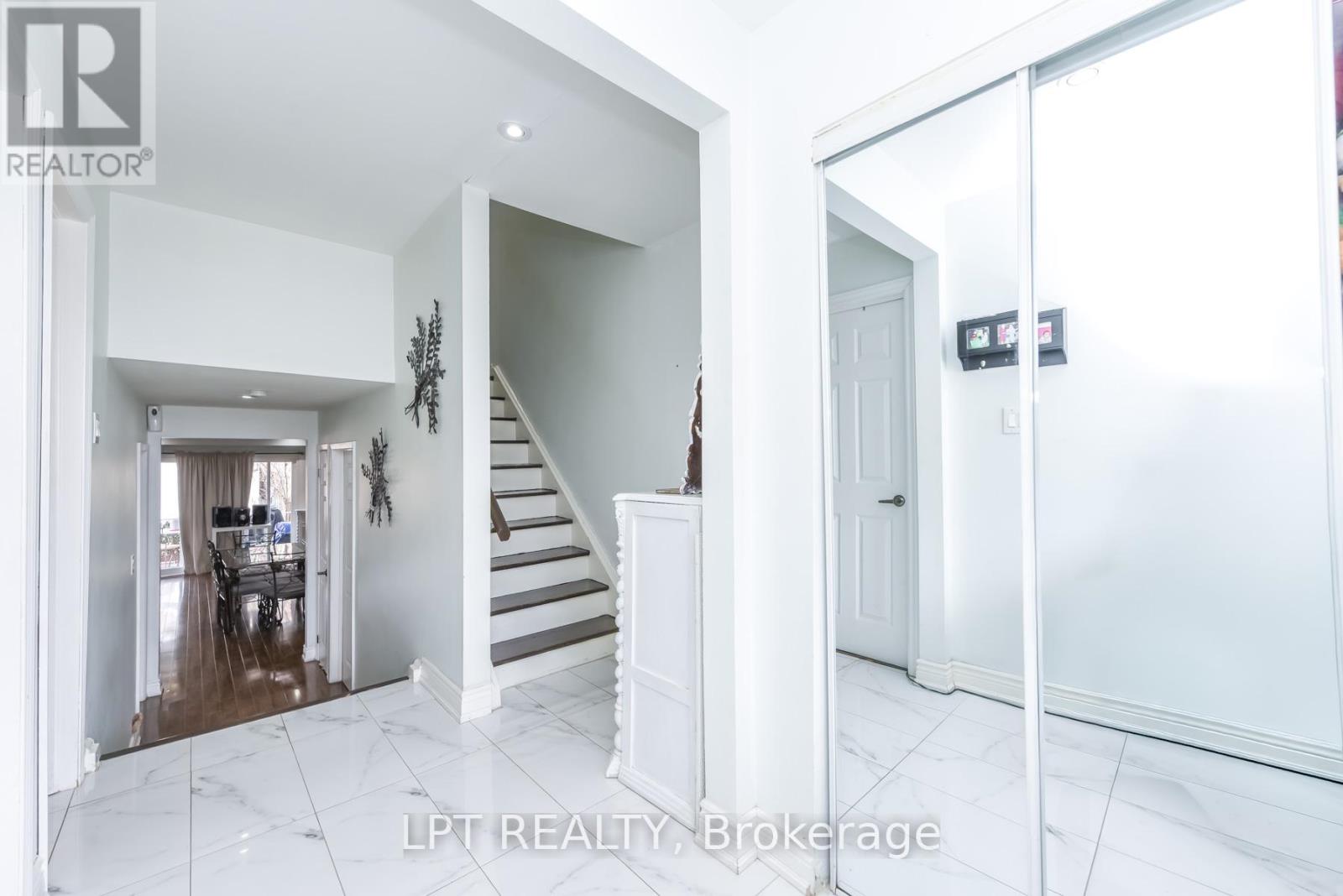 House – 7101 CODLIN AVENUE, Mississauga – photo 3