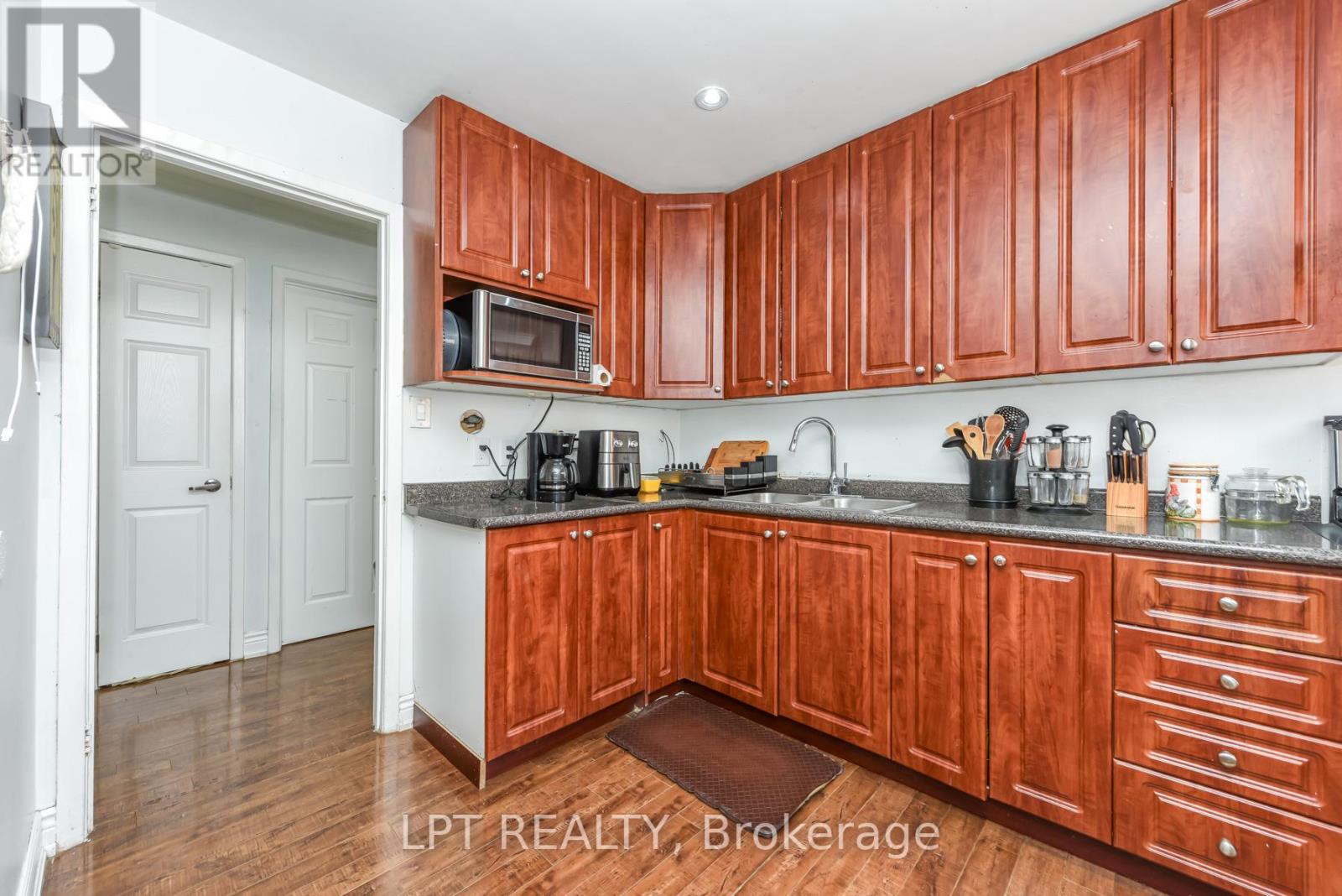 House – 7101 CODLIN AVENUE, Mississauga – photo 5