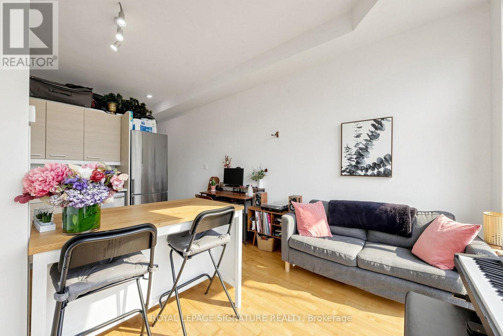 Apartment – 203 - 569 KING STREET E, Toronto – photo 2