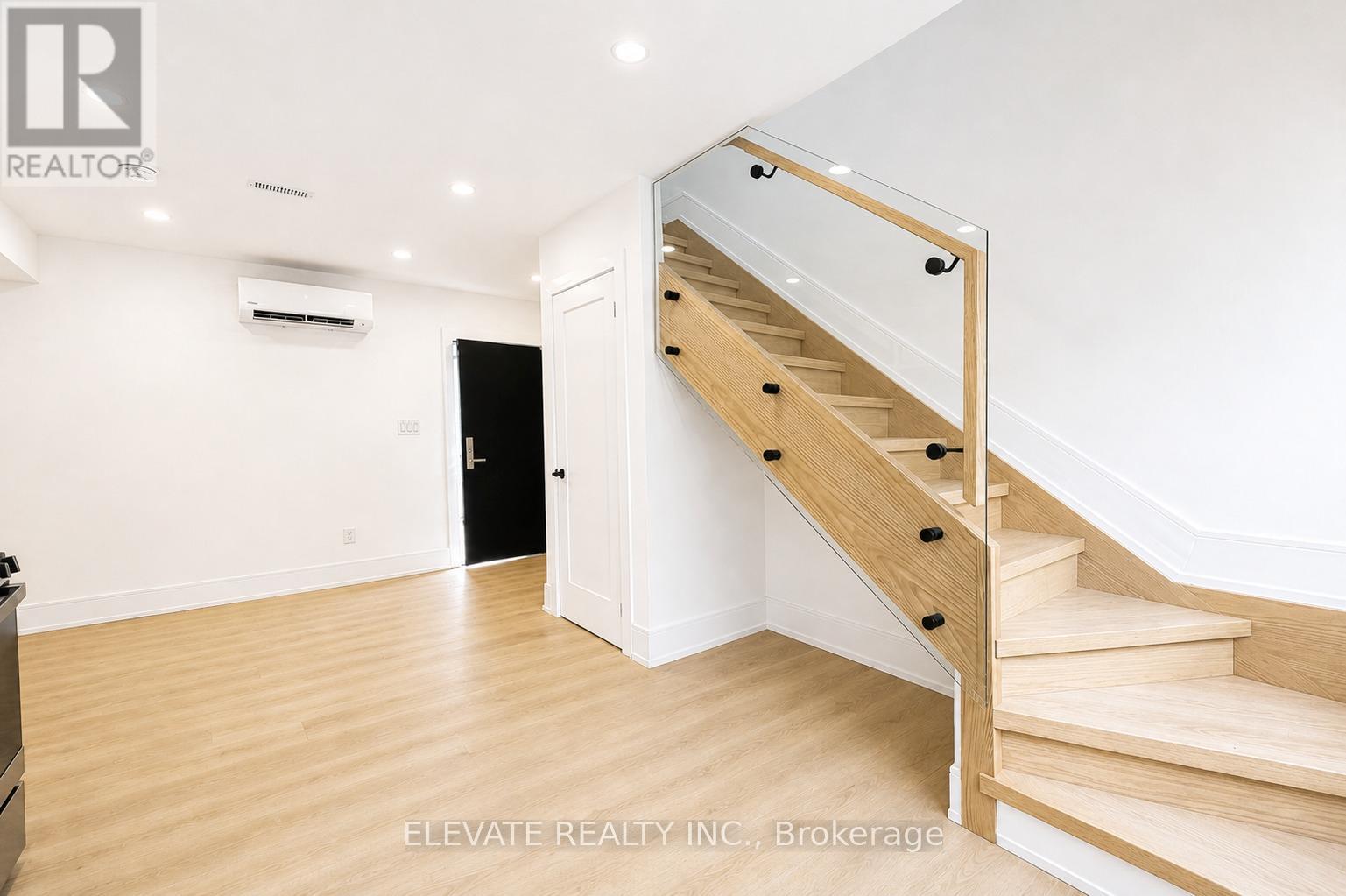House – LANEWAY - 157 ST CLARENS AVENUE, Toronto – photo 4