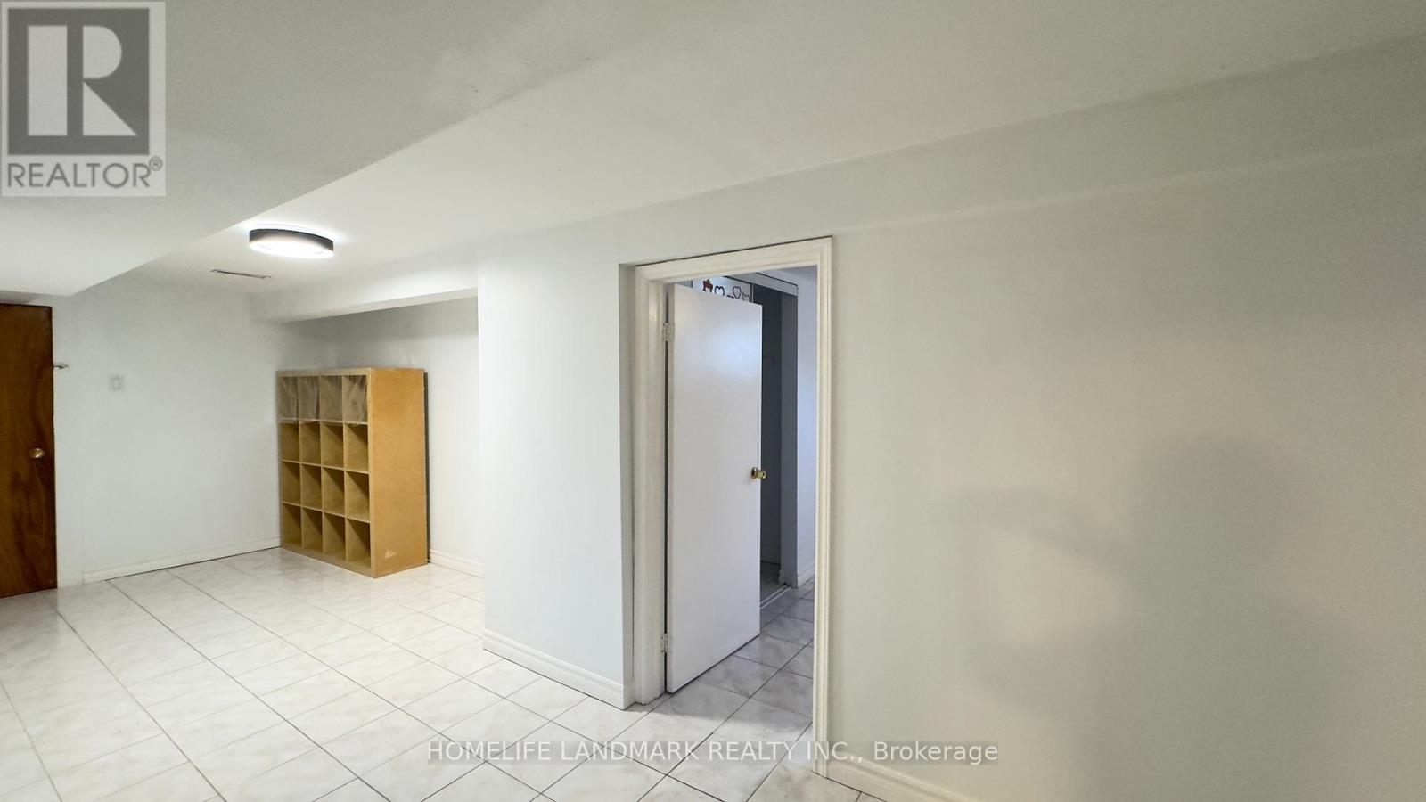 House – 35 LAMBETH SQUARE, Toronto – photo 4