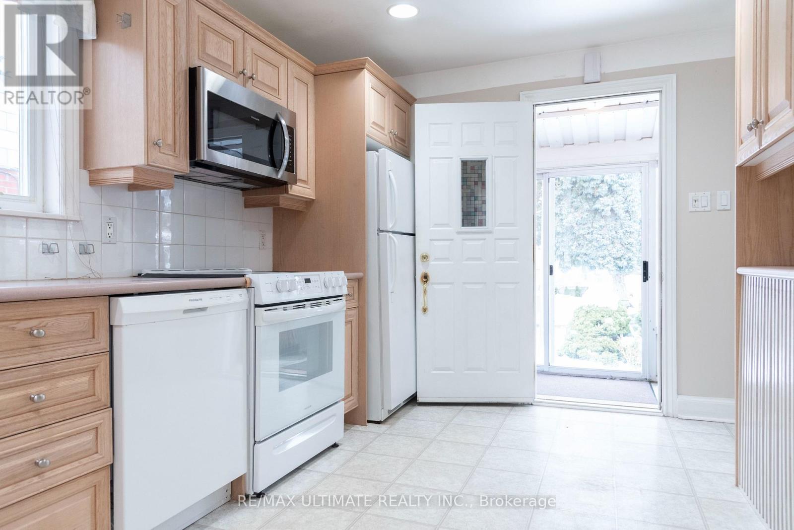 House – 7 JOANITH UPPER DRIVE, Toronto – photo 3