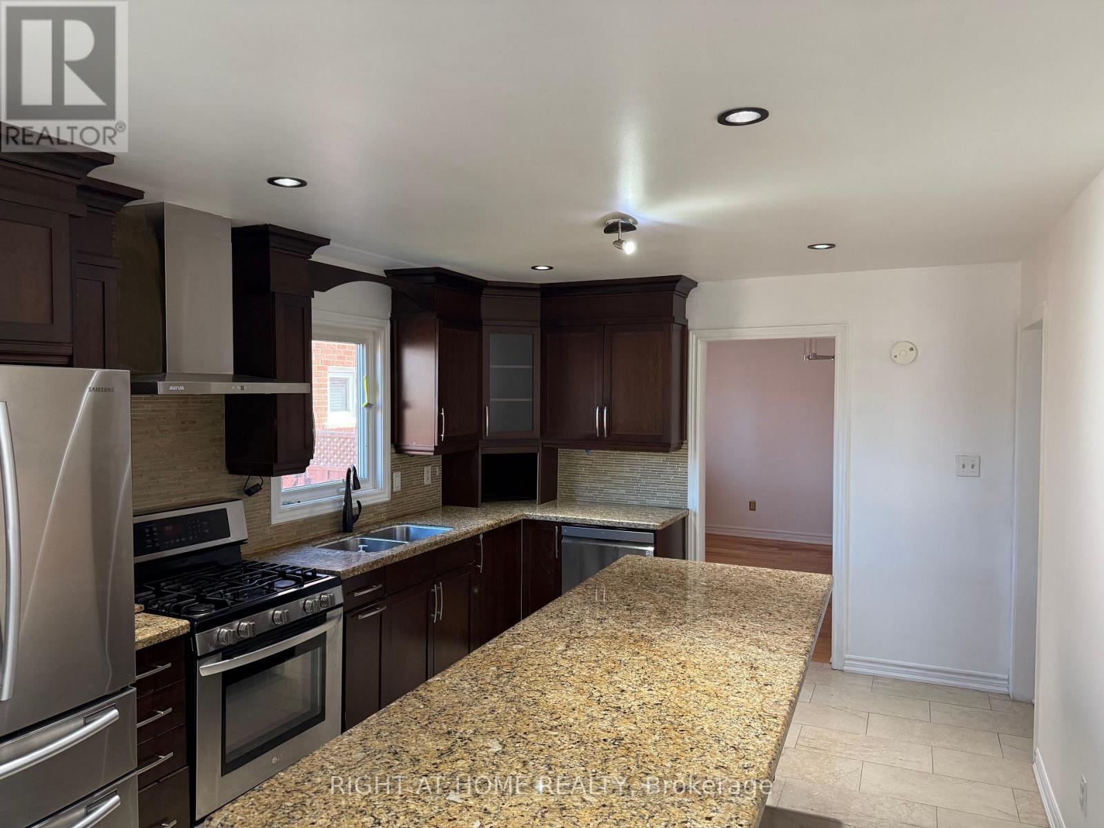 House – 7405 ASPEN AVENUE, Mississauga – photo 5