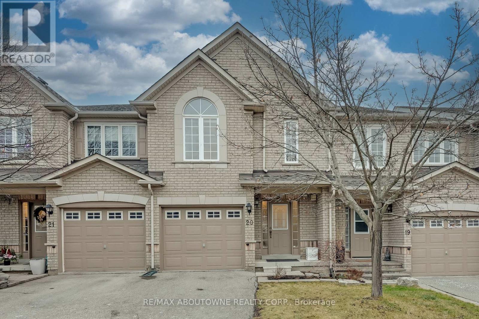 Row / Townhouse – 20 - 1290 HERITAGE WAY, Oakville – photo 2
