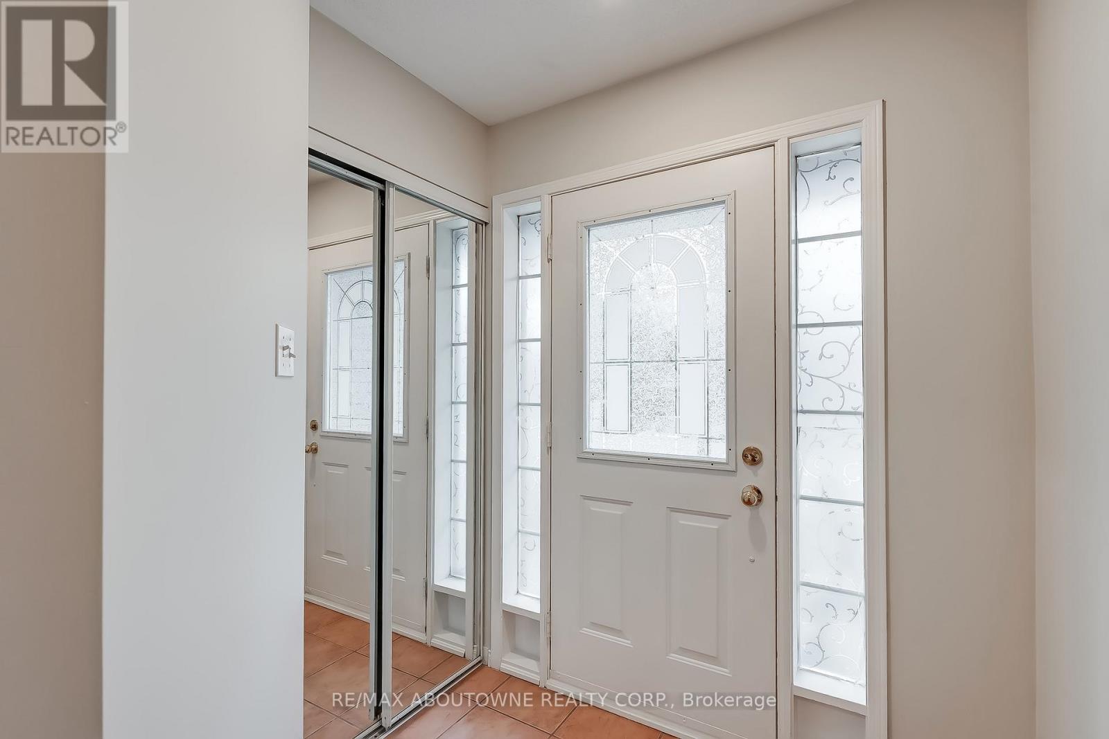 Row / Townhouse – 20 - 1290 HERITAGE WAY, Oakville – photo 5