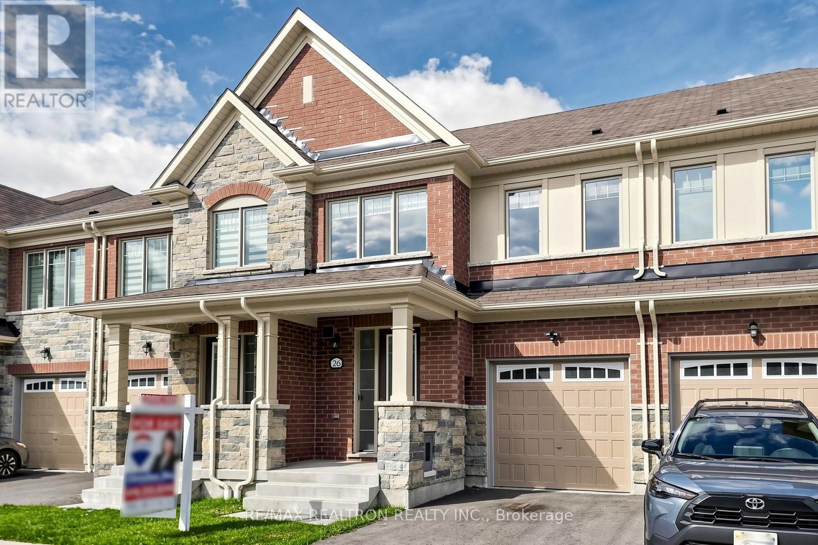 Row / Townhouse – 26 FLOWER GARDEN TRAIL, Whitchurch-Stouffville – photo 2