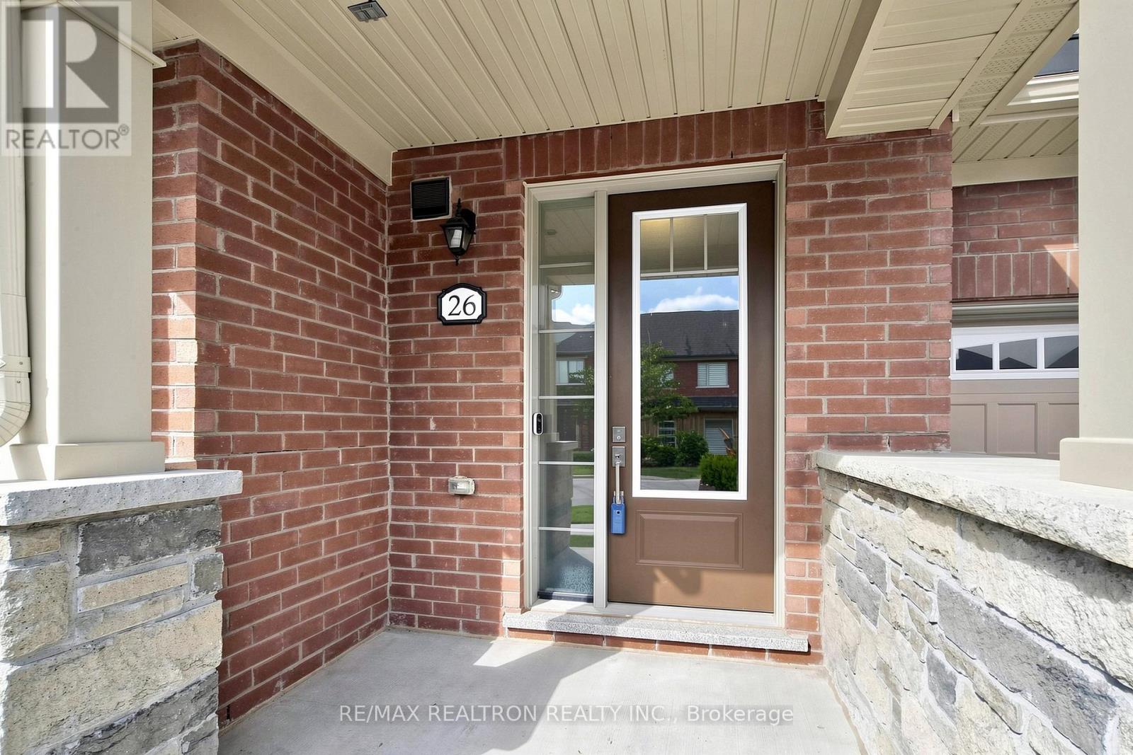 Row / Townhouse – 26 FLOWER GARDEN TRAIL, Whitchurch-Stouffville – photo 3