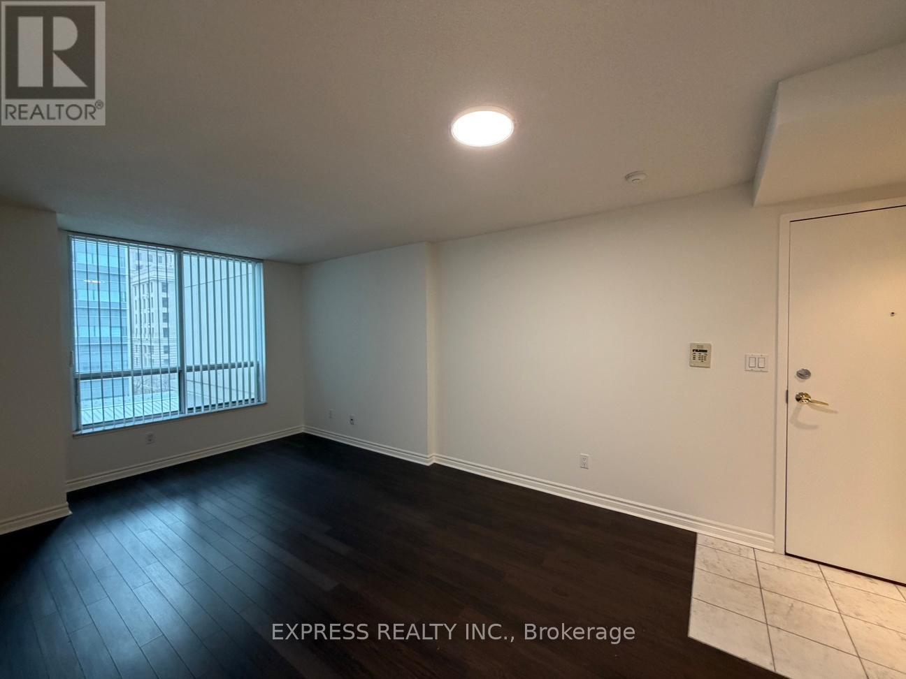 Apartment – 901 - 168 SIMCOE STREET, Toronto – photo 4