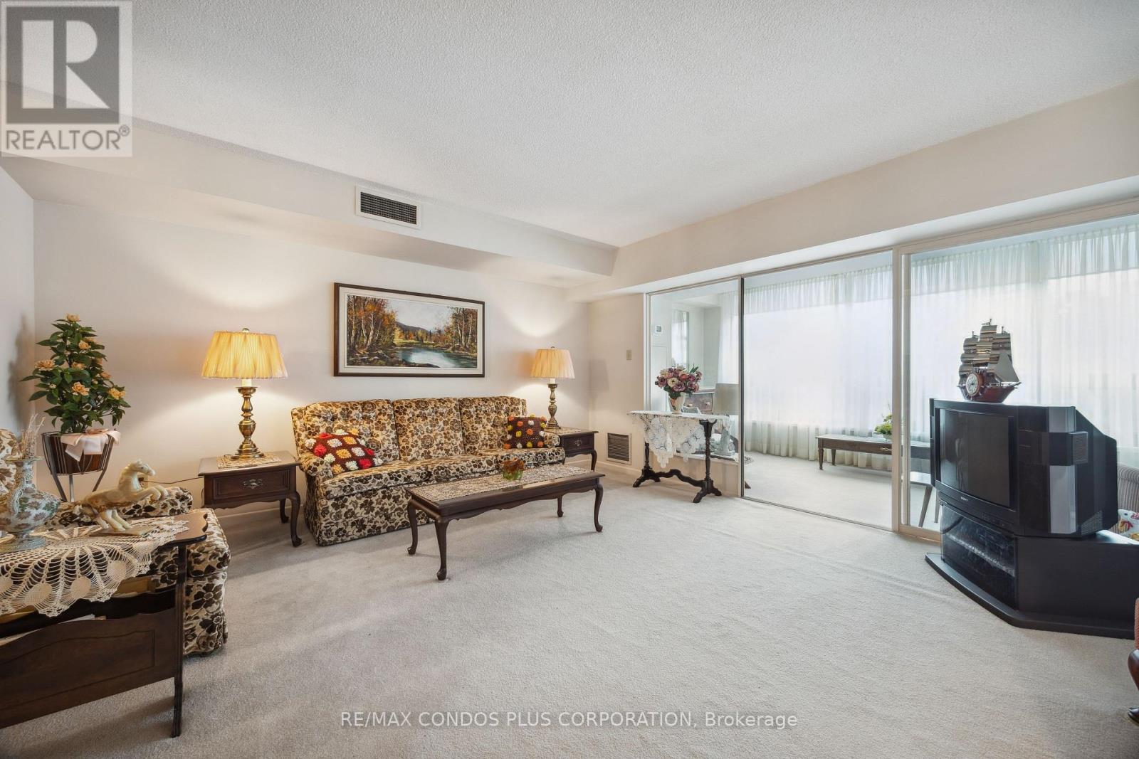 Apartment – 902 - 62 WELLESLEY STREET W, Toronto – photo 3