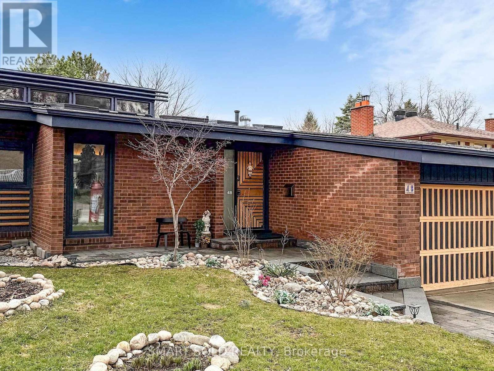 House – 48 PATINA DRIVE, Toronto – photo 2