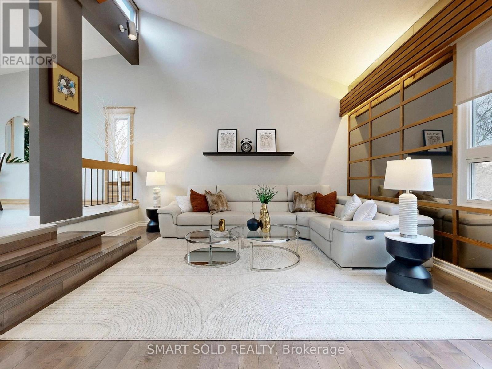 House – 48 PATINA DRIVE, Toronto – photo 3