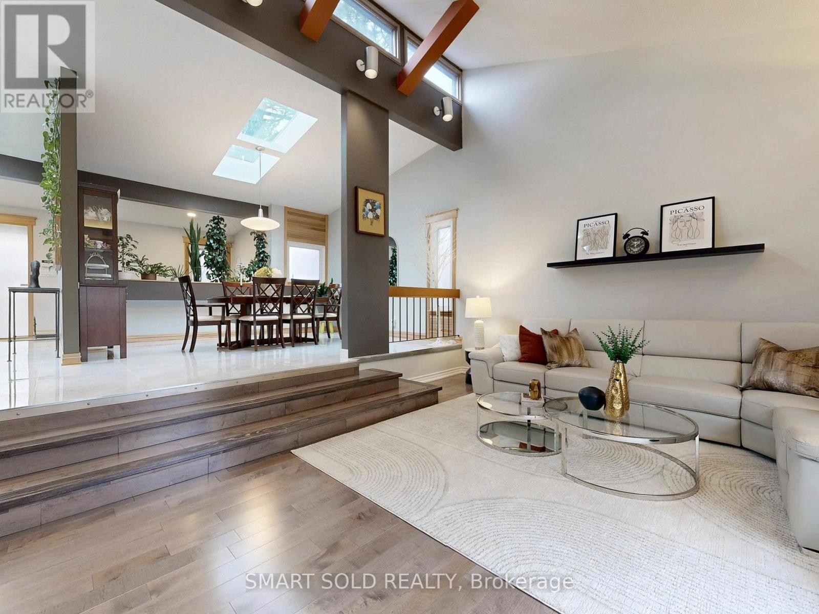 House – 48 PATINA DRIVE, Toronto – photo 4