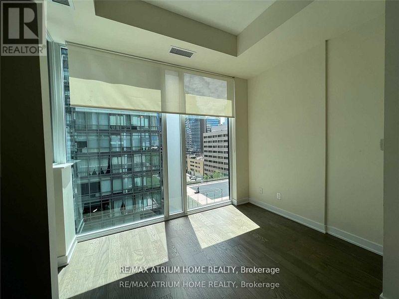 Apartment – 809 - 17 DUNDONALD STREET, Toronto – photo 4