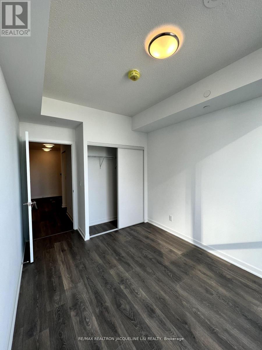 Apartment – 2010 - 38 FOREST MANOR ROAD, Toronto – photo 5
