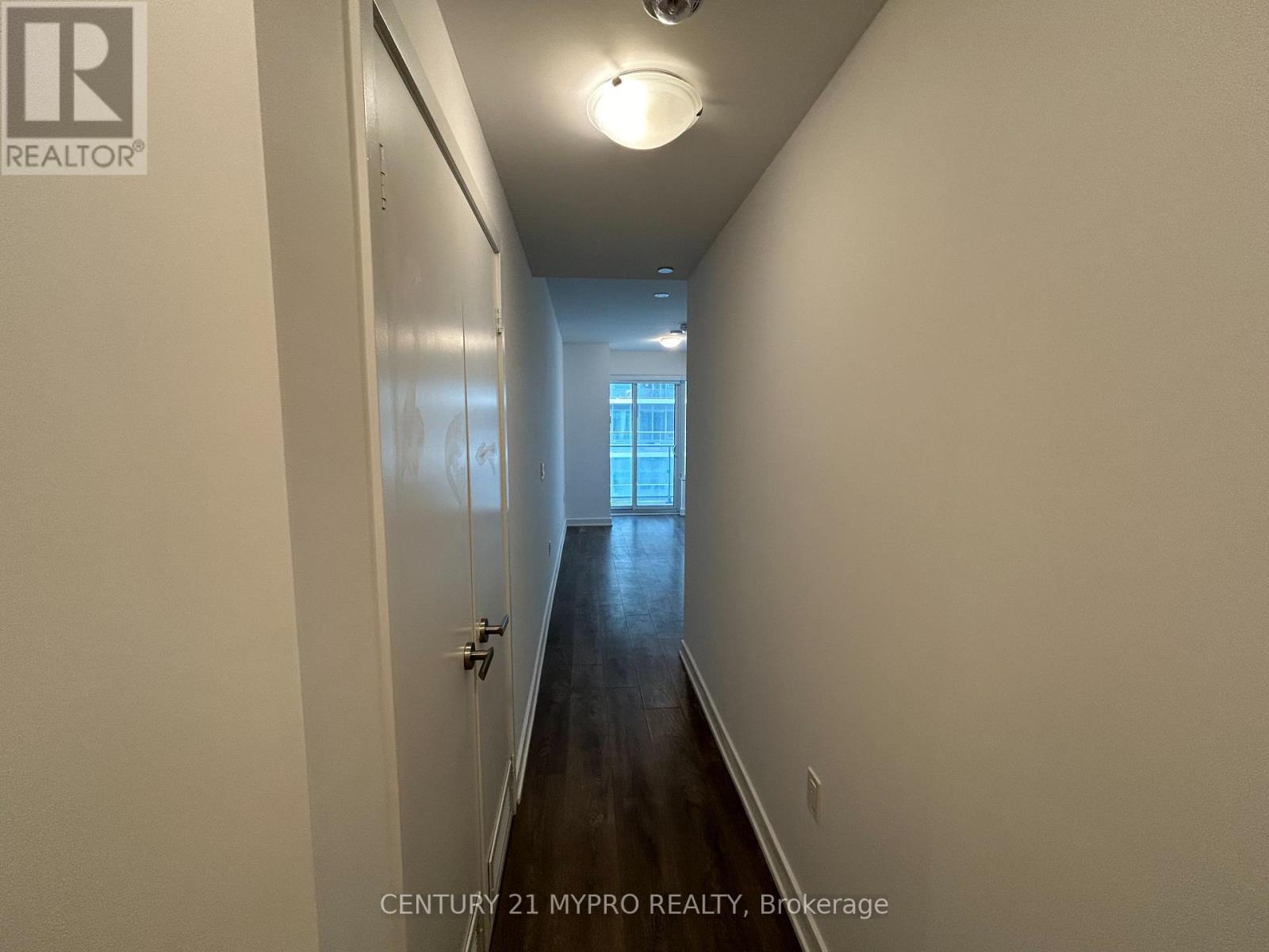 Single Family – 2714 - 195 REDPATH AVENUE, Toronto – photo 2
