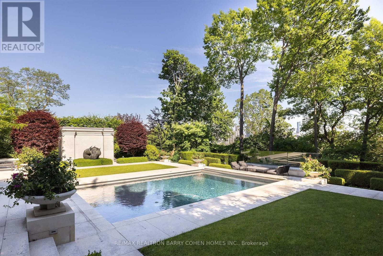 House – 17 ARDWOLD GATE, Toronto – photo 5