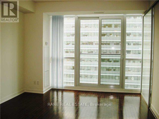 Apartment – 1411 - 770 BAY STREET, Toronto – photo 2
