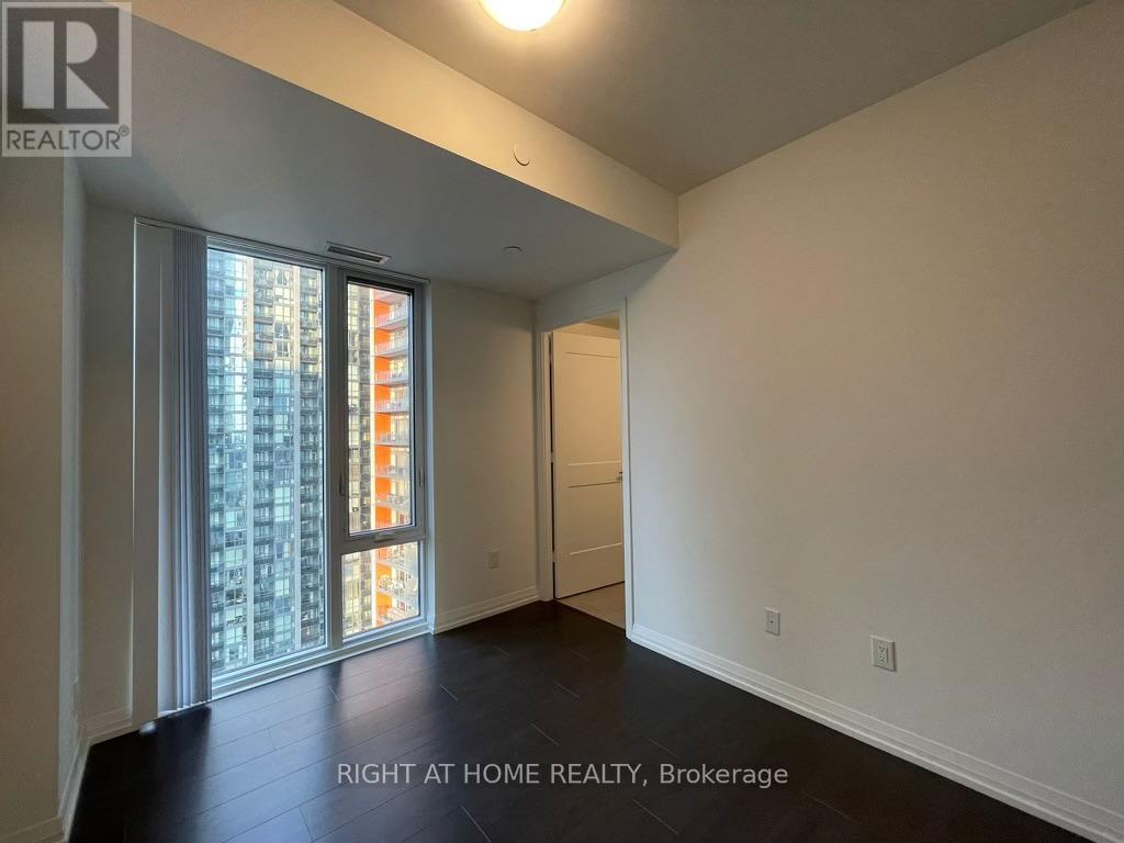 Apartment – 2828 - 28 WIDMER STREET, Toronto – photo 4