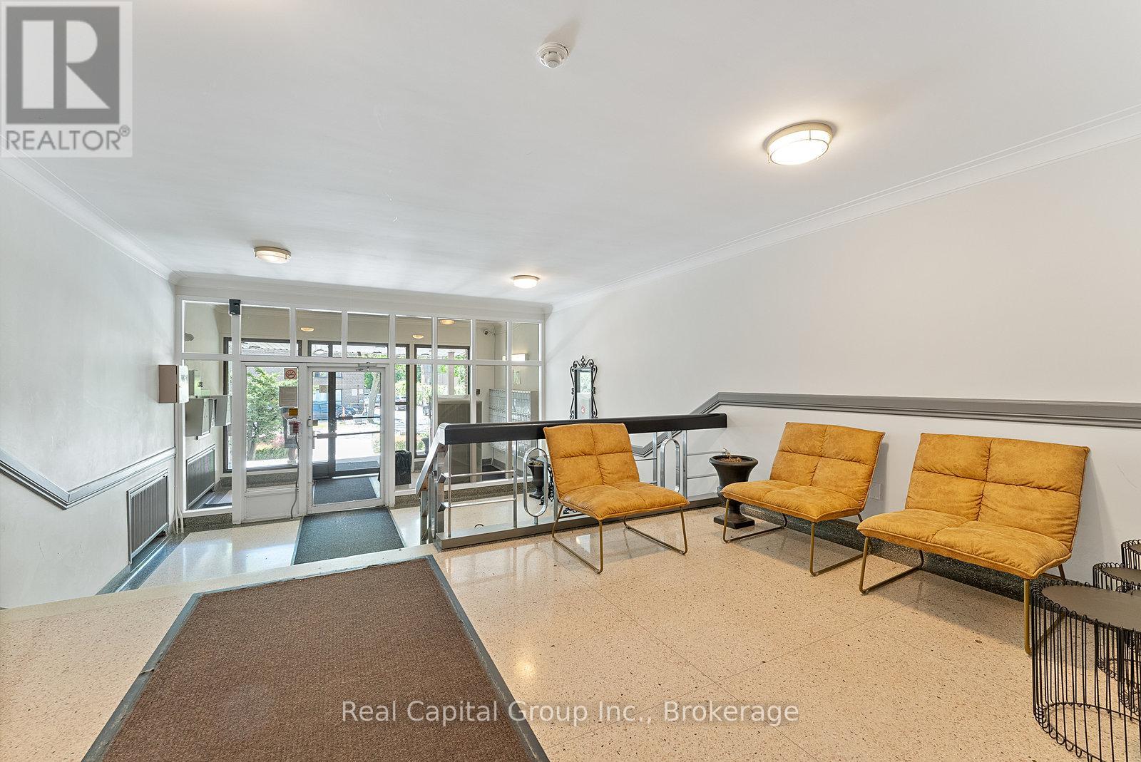 Apartment – 311 - 24 SHALLMAR BOULEVARD, Toronto – photo 5