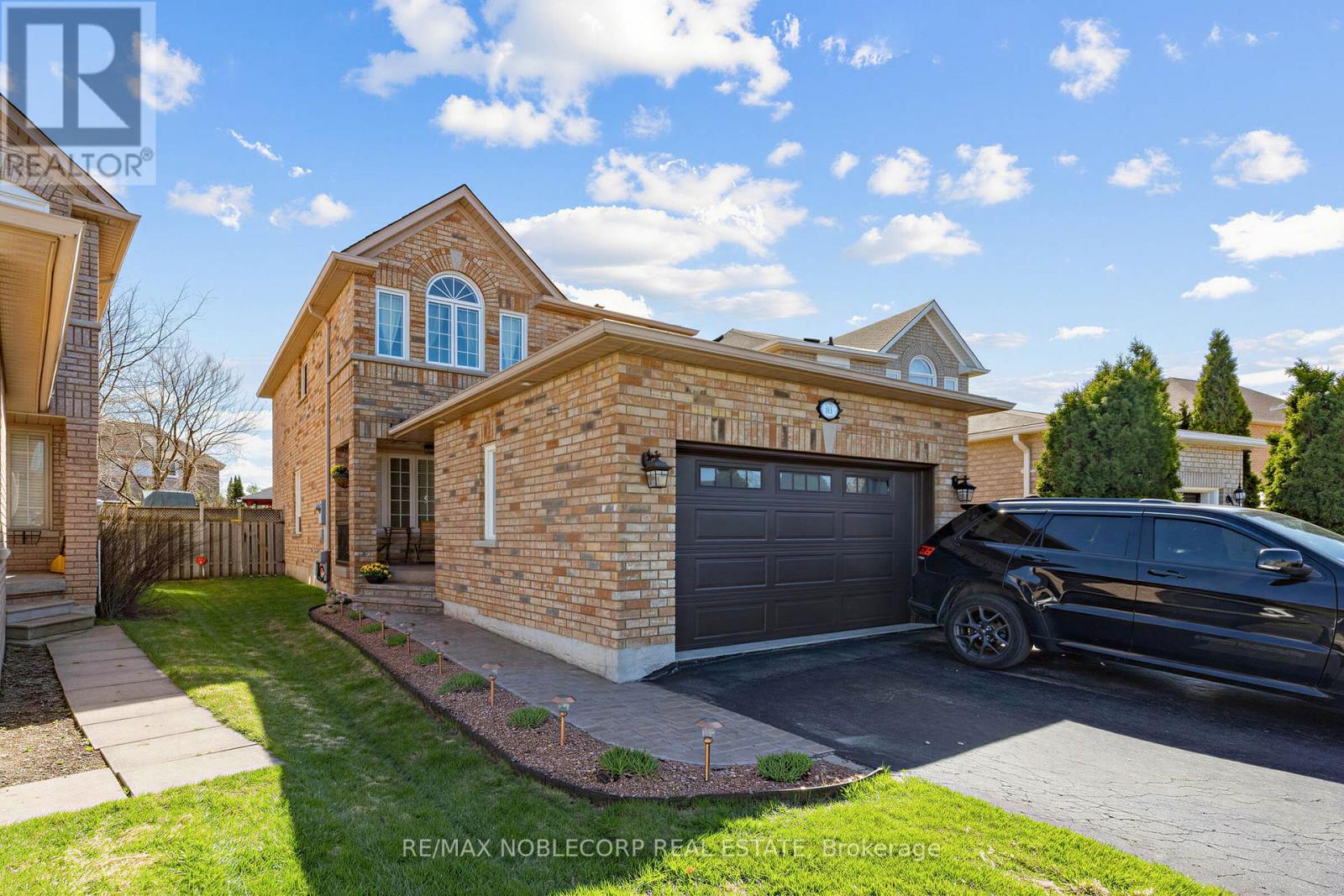 House – 61 WOODHAVEN CRESCENT, Richmond Hill – photo 2