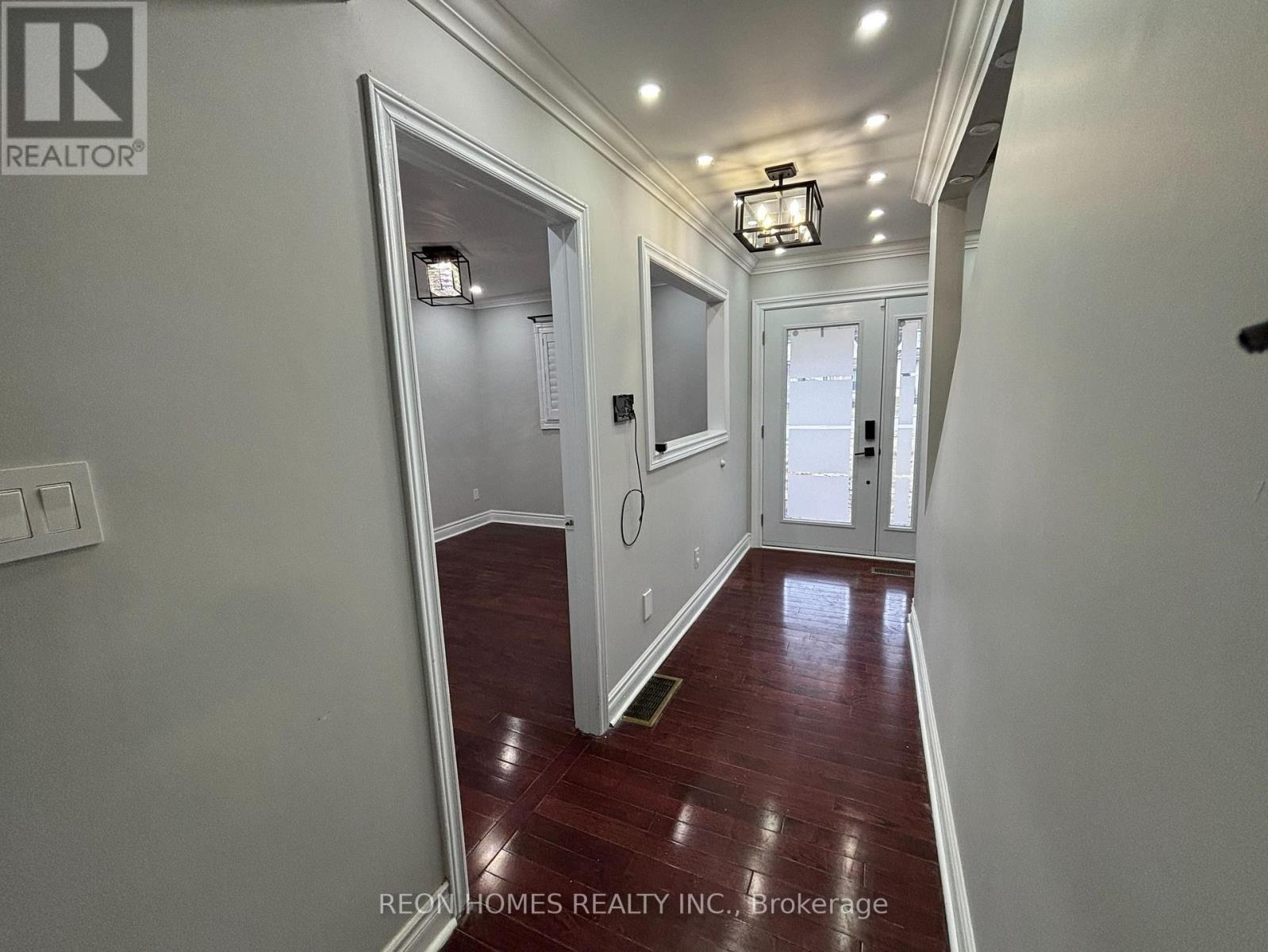 House – (MAIN) - 724 SHEPPARD AVENUE, Pickering – photo 4
